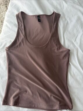 Aritzia Fitted Scoop Tank Top - Mauve Taupe